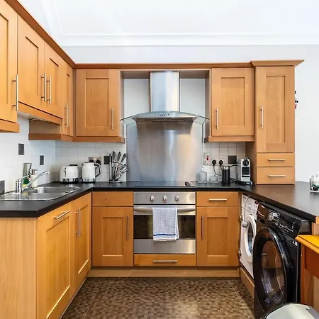 2br Flat Between 3arena And Center *