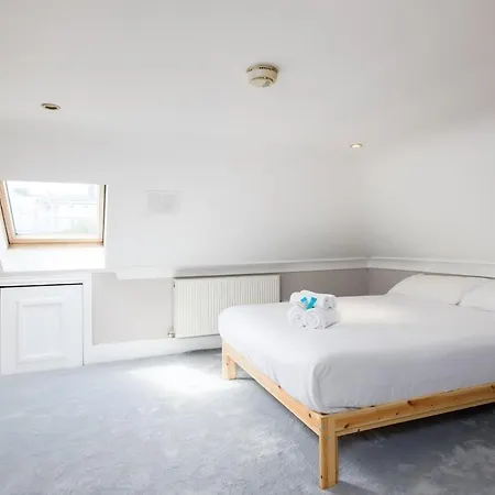 2br Flat Between 3arena And Center *