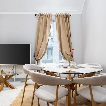 아파트 2br Flat Between 3arena And Center