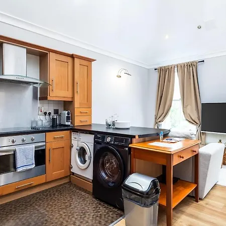 2br Flat Between 3arena And Center