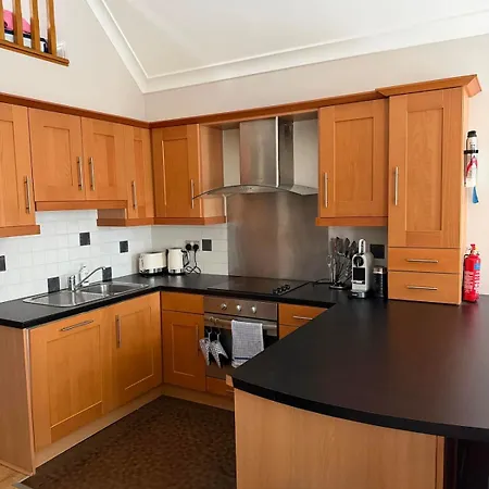 2br Flat Between 3arena And Center 아파트